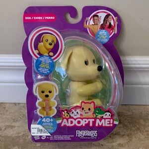 Fingerlings Adopt Me Interactive Yellow Dog Toy 40+ actions & sounds puppy